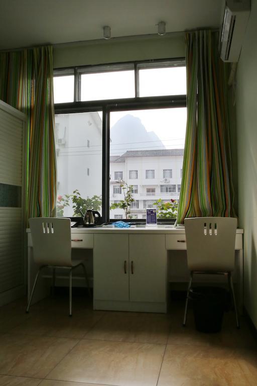 Tiffany Hostel Yangshuo Exterior photo