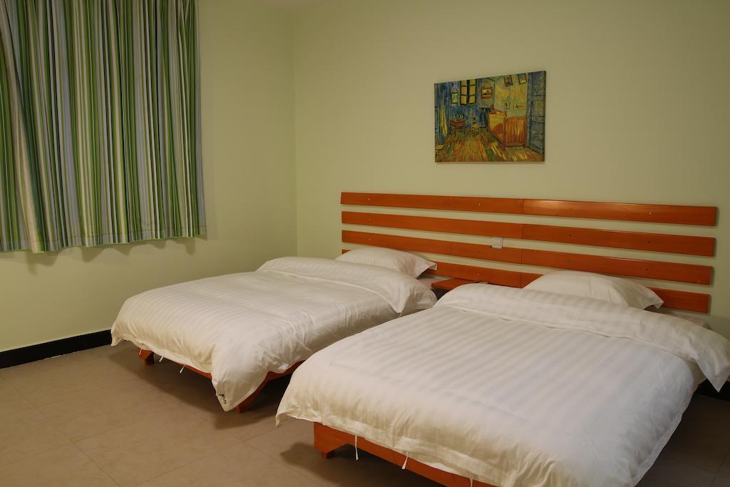 Tiffany Hostel Yangshuo Room photo