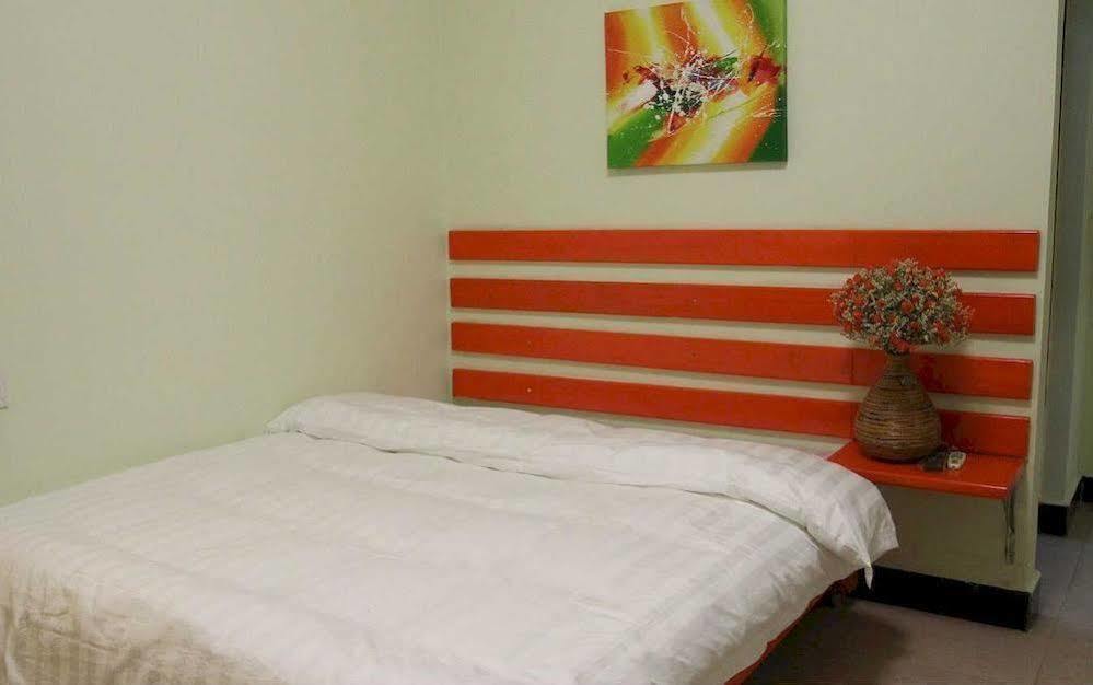 Tiffany Hostel Yangshuo Exterior photo